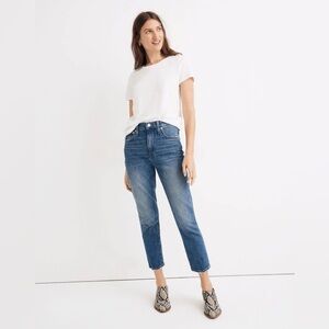 The High-Rise Slim Boyjean in Lavern Wash